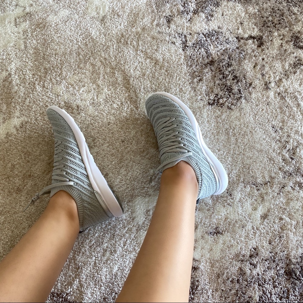 APL TechLoom Wave in Light Gray and White